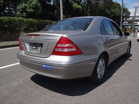 Airport transfer car